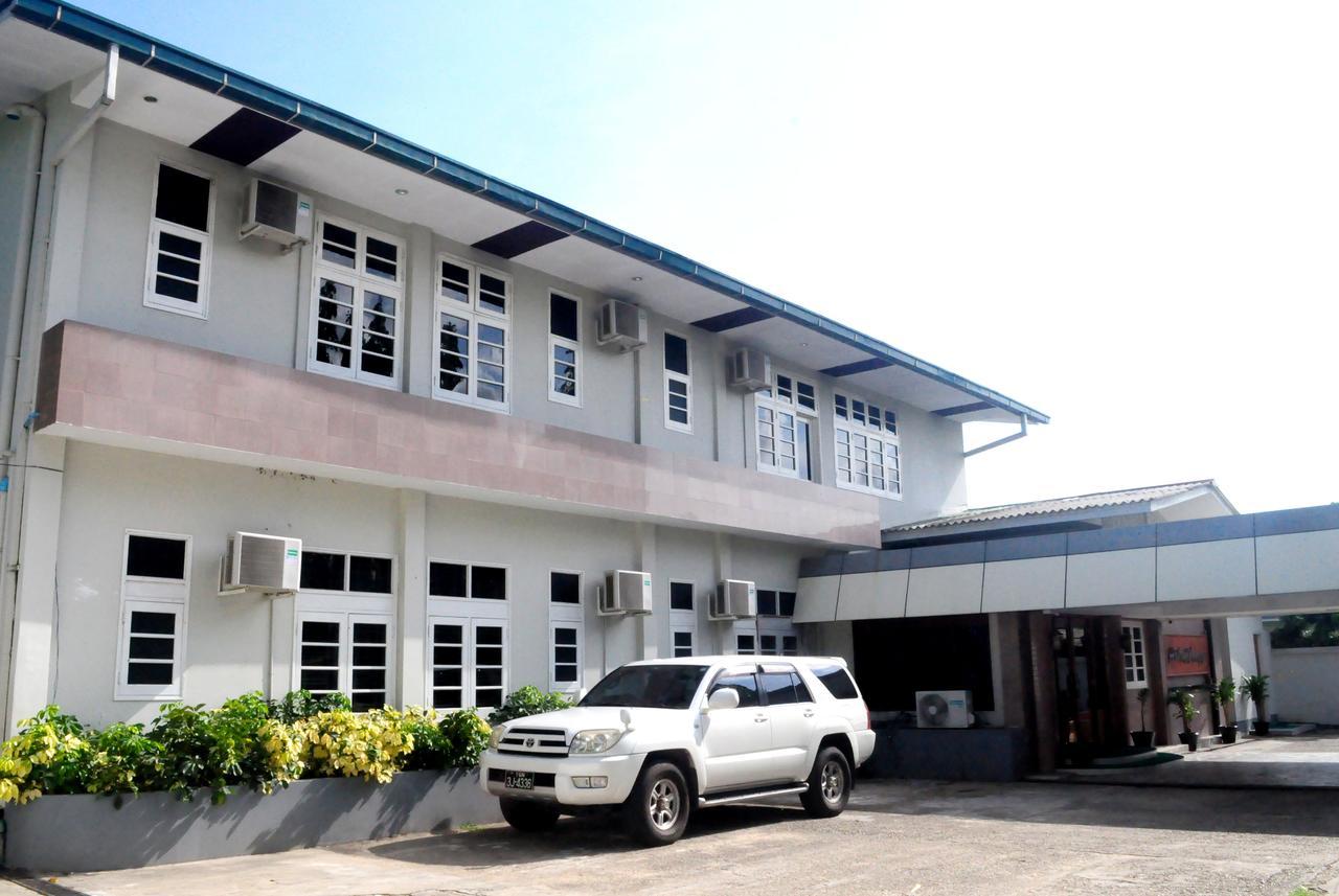 Hotel Innya Yangon Exterior photo